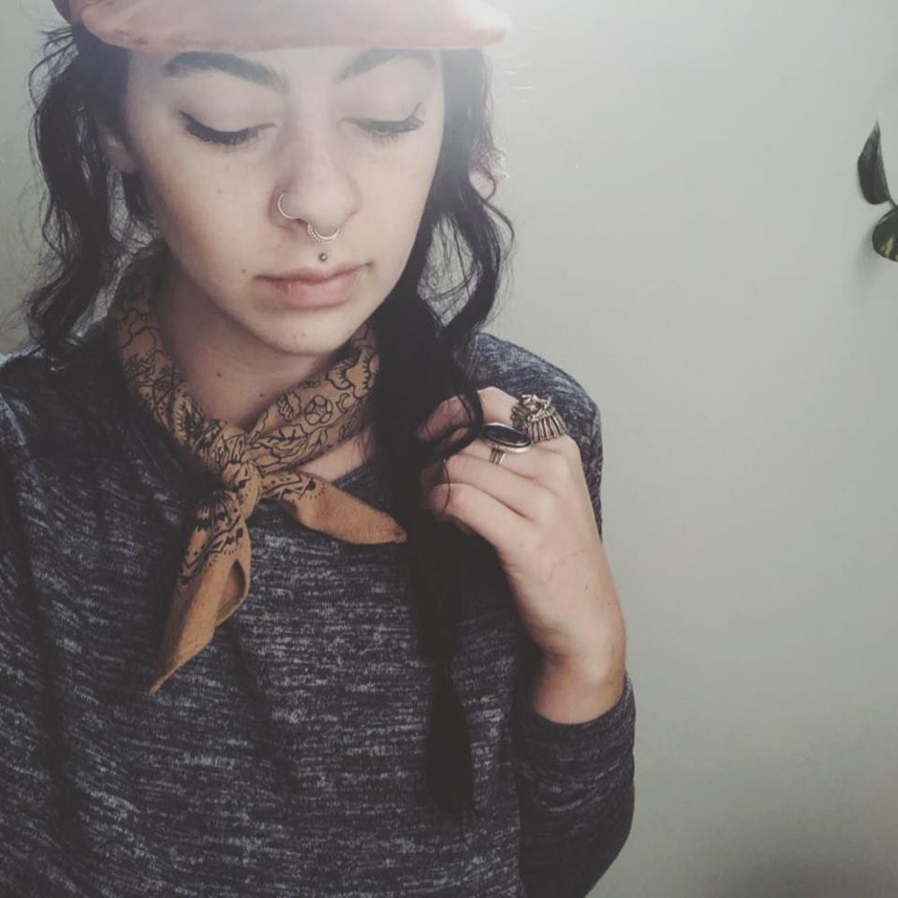 Meet your Posher, Monica